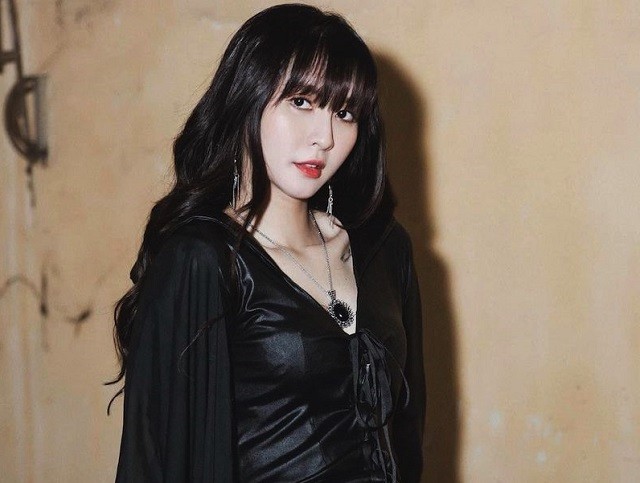 QQlive: Ngắm Nhìn Vẻ Đẹp Ngọt Ngào Của Streamer Ngân Sát Thủ 4 Thân thiện, vui vẻ và luôn biết cách chiều lòng người hâm mộ