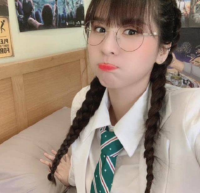 QQlive: Ngắm Nhìn Vẻ Đẹp Ngọt Ngào Của Streamer Ngân Sát Thủ 5 Dễ thương và tự nhiên, chính là nét duyên của cô nàng