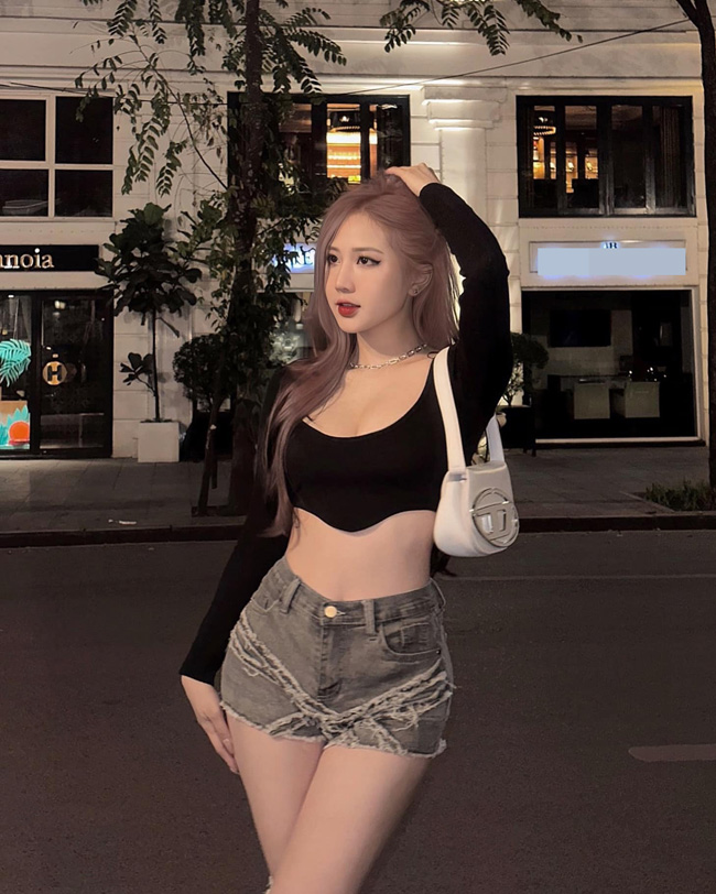 QQlive Hot Girl 9x Trần Linh Hương Cực Quyến Rũ - Nhan Sắc Gây Sốt 4 Hot girl Trần Linh Hương khoe lợi thế hình thể gợi cảm