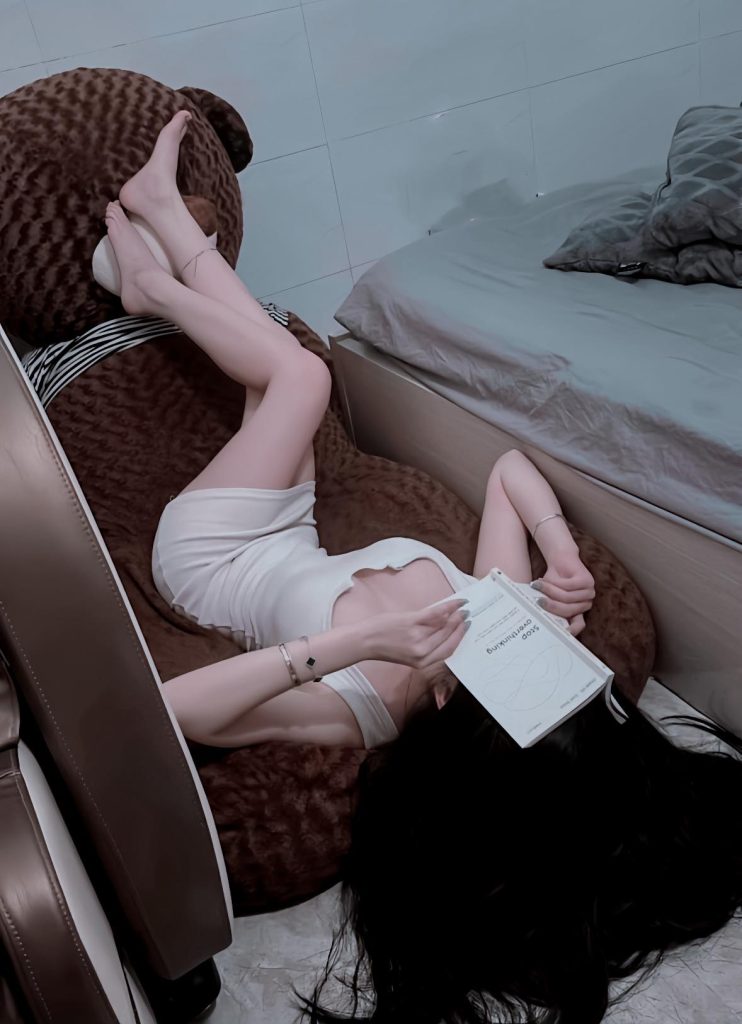 QQlive Các Hot Girl Việt Khoe Ảnh 18+ Cực Nóng Bỏng 2 Người đẹp với cặp mông căng tròn đến QQlive còn mê mẩn