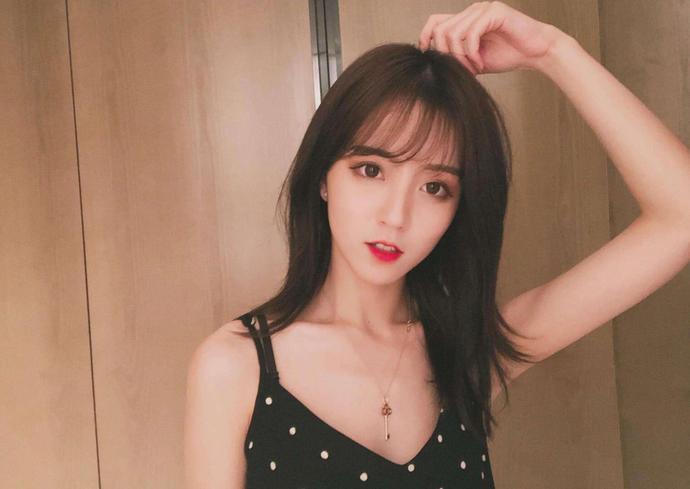 QQlive Ngắm Hot Girl Xứ Trung Cực Nóng Bỏng - Vẻ Đẹp Gợi Cảm Gây Sốt 4 Bộ ảnh gợi tình cực độ của hot girl xứ Trung