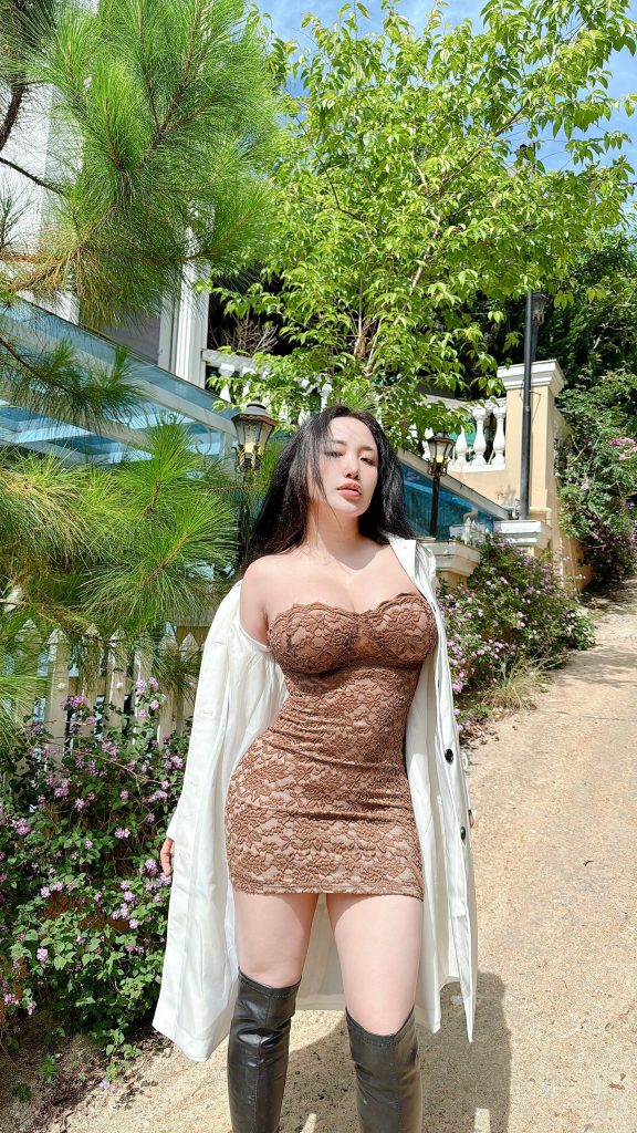 QQlive Hot Girl Sexy 18+ Dương Nguyệt Cầm - Vẻ Đẹp Nóng Bỏng Gây Sốt 2 Người đẹp siêu vòng một