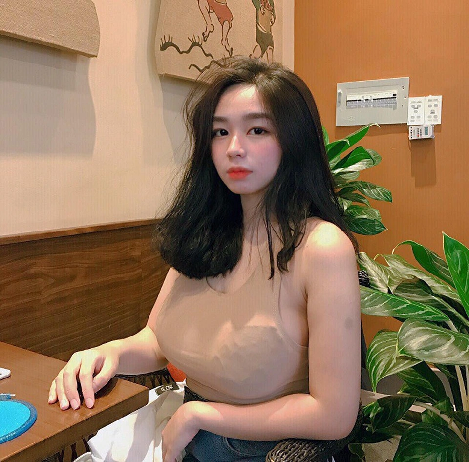 QQlive Hot Girl 10x Sexy Nóng Bỏng Trần Minh Thiên Di - Vẻ Đẹp Gây Sốt 2 Người đẹp sở hữu vòng một cực khủng