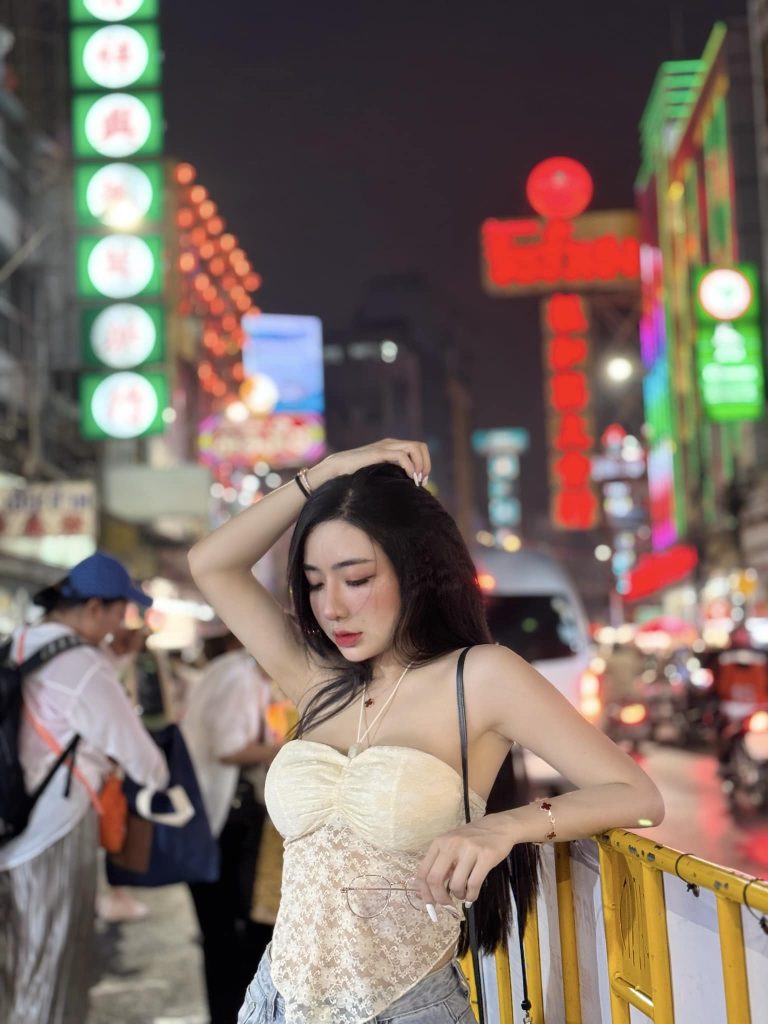 QQlive Phạm Hồng Nhung Sexy Mê Hoặc Lòng Người - Vẻ Đẹp Gợi Cảm Đỉnh Cao 12 Ở góc độ nào thì người đẹo cũng sexy và quyến rũ