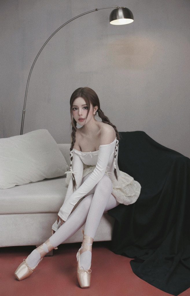 QQlive: Hot Girl Mai Phương Bùi Sexy Thân Hình Nóng Bỏng - Vẻ Đẹp Quyến Rũ Gây Sốt 7 Ở góc độ nào thì người đẹp cũng sexy quyến rũ