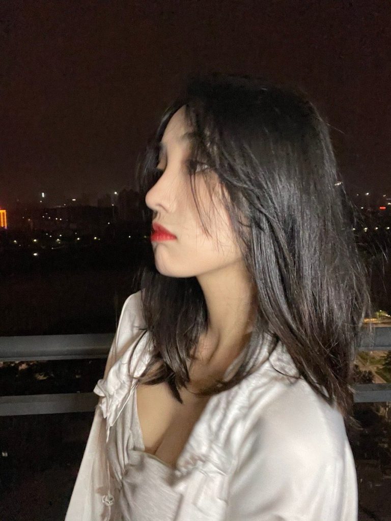 QQlive: Qinwei Yingjie người đẹp mới nổi sexy nóng bỏng 6 Cùng QQlive những tấm ảnh "gợi dục" và hết sức "thiếu vải"