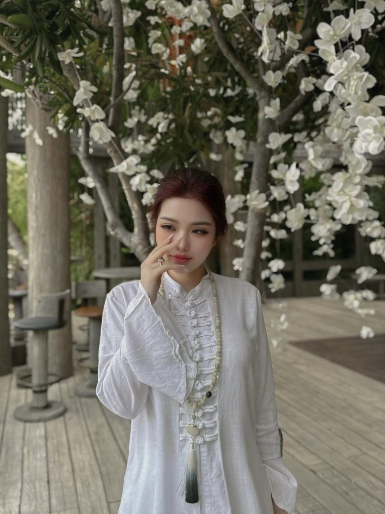 QQlive qqlive kich tinh voi bo noi y da bao cua co nang hoang nhan linh chi