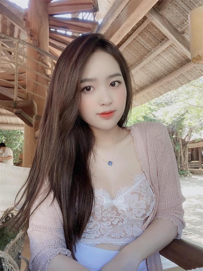 Top 4 Clip Nóng Hot Girl Mạng 2023: Những Scandal Làm Dậy Sóng Cộng Đồng 7 Lê Phương Anh với vẻ đẹp trong trẻo, gương mặt “gây thương nhớ”