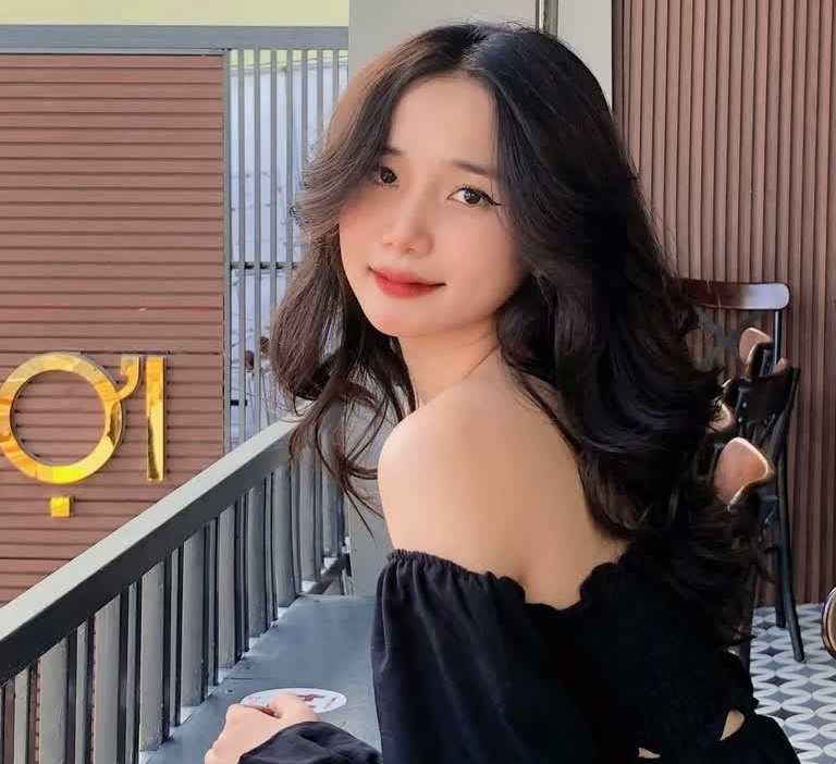 TikToker La Xuân Yến Gây Sốc Với Tin Đồn Lộ Clip 6 Phút Nhạy Cảm 3 TikToker La Xuân Yến sexy