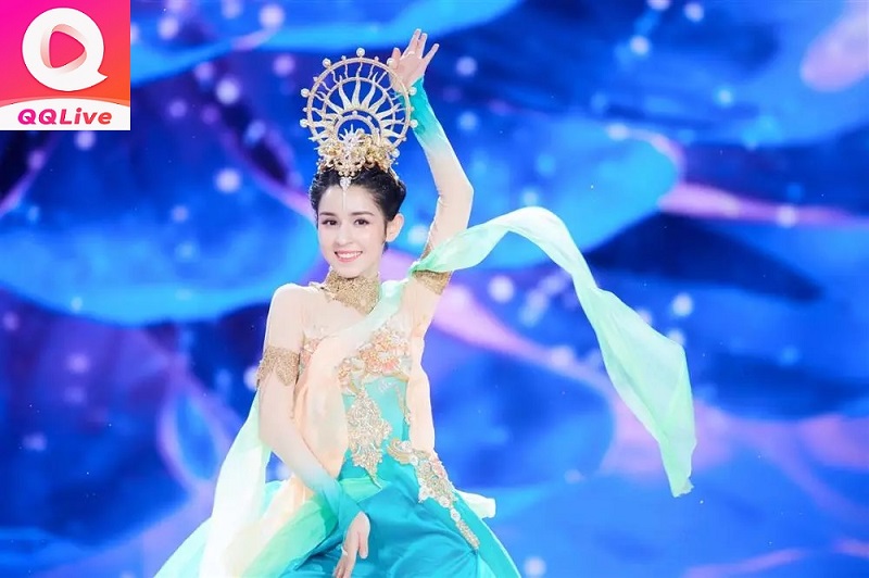 Mỹ Nhân Showbiz Hồng Kông, Tân Cương Đọ Sắc Nảy Lửa Tại QQLive 10 Cáp Ni Khắc Tư