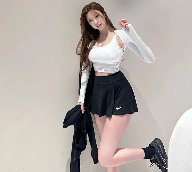 Hot Girl Somi: Bom Tấn 18+ Gắt Nhất Xứ Kim Chi Gây Sốt Hở “Núm” Táo Bạo 1 QQlive giới thiệu về hot girl Somi