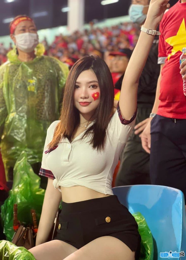 Hoàng Thanh Nhung Lộ Clip 18+ Làm Tình Cực Đã Trên QQLive - Sự Thật Ra Sao? 2 Sự nghiệp và đời tư cá nhân của Hot girl Hoàng Thanh Nhung