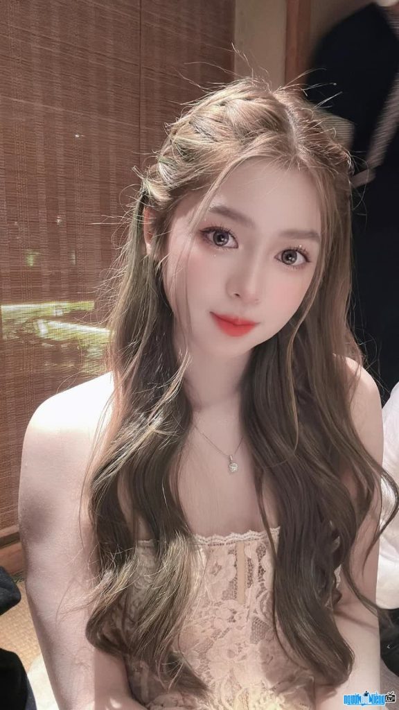 Tải App QQlive Rửa Mắt Với 2 Em Streamer - Hot Girl Ngực Khủng Tới Nóc 3 hotgirl ngực khủng