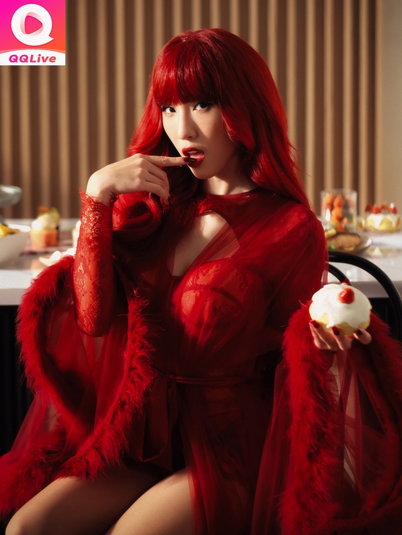 Emily và Cai Wenyu nóng bỏng trên QQ Live