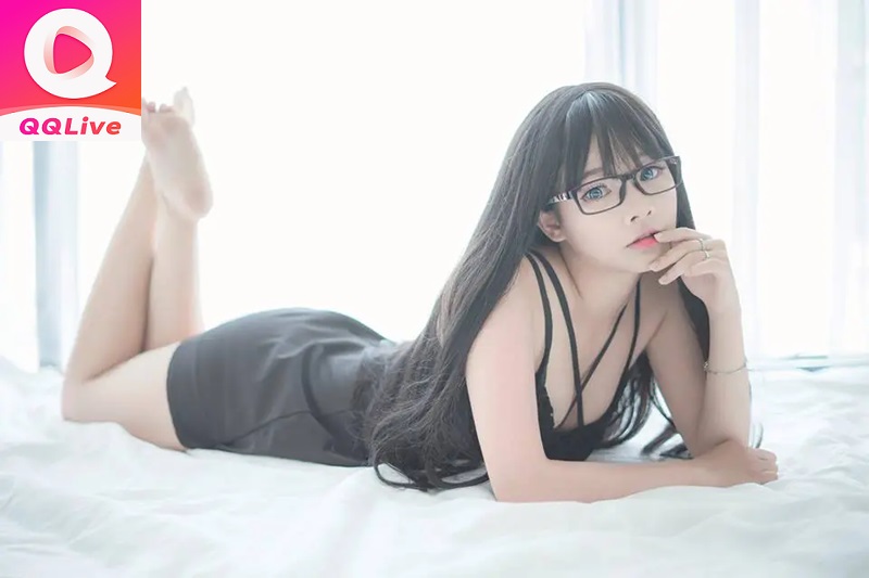 QQLive: Xem Livestream Party Thịnh Soạn Cùng Idol 18+ Nóng Bỏng 3 Minh Châu streamer