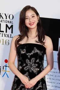 Cộng đồng app show QQLive mê mẩn vẻ sexy của Nozomi với nụ cười rạng ngời