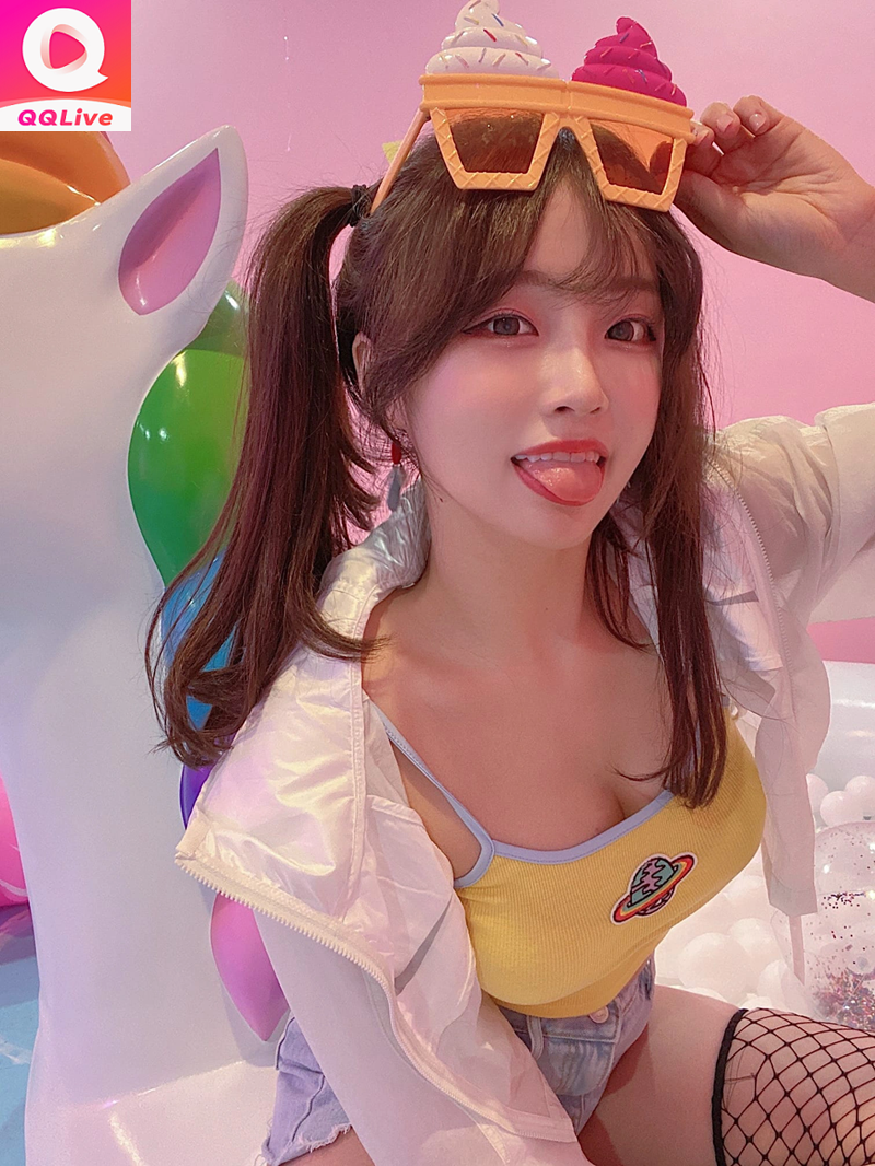 Idol livestream trên QQLive app